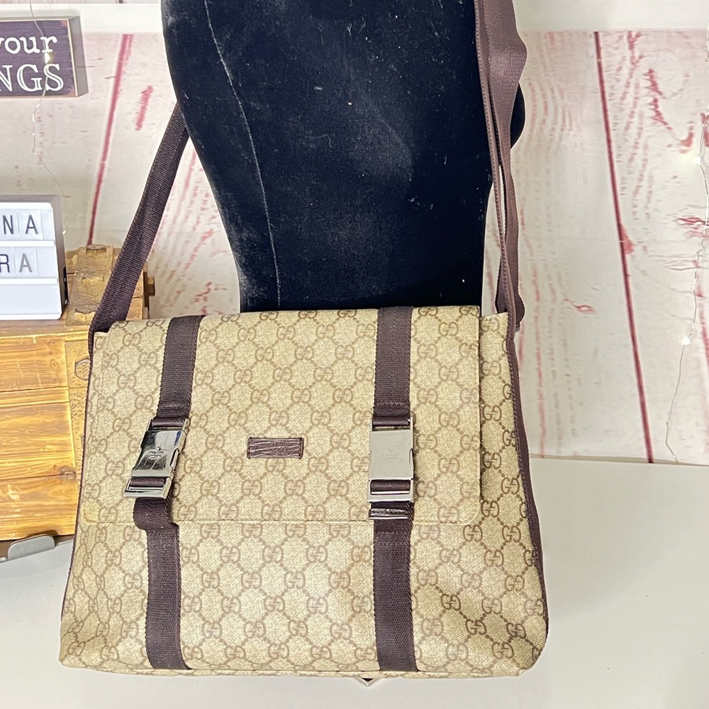 Gucci Messenger